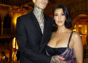 Kourtney Kardashian y Travis Barker suspendieron su proceso de fecundación in vitro