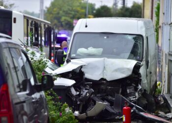 Persecución policial a un camión de inmigrantes en República Checa dejo al menos 7 víctimas heridas