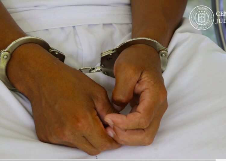 Jefe de negocios bancarios es condenado por retirar $15,250 de la cuenta de un cliente