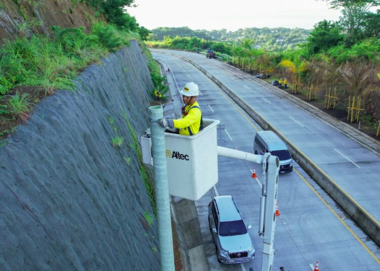 MOP prevé finalizar iluminación de toda la carretera a Surf City en diciembre