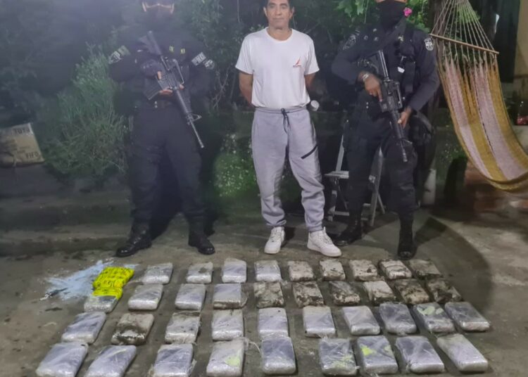 Incautan cerca de 40 kilos de cocaína en operativos en Cojutepeque, Cuscatlán
