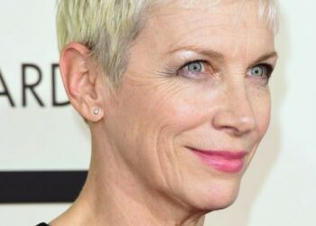 Annie Lennox se hace su primer tatuaje a los 67 años
