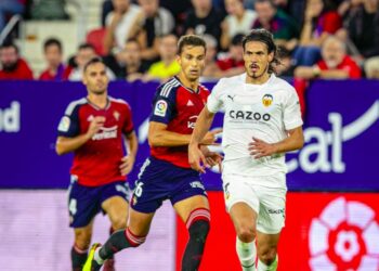 Osasuna pierde contra el Valencia en un choque frenético (1-2)