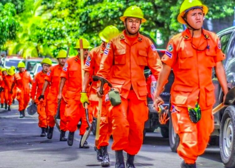 «Hemos desplegado cerca de 950 bomberos atendiendo todo tipo de emergencias que la población demande»: subdirector Cuerpo de Bomberos