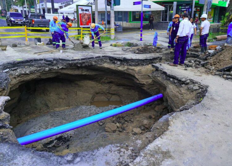 ANDA finaliza instalación de tuberías residuales sobre cárcava del Paseo General Escalón