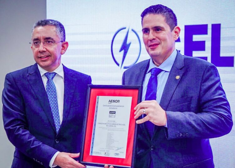 CEL se convierte en la primera institución gubernamental del país en obtener certificaciones ISO antisoborno 