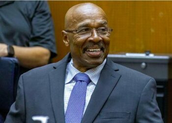 Maurice Hastings es liberado tras pasar 38 años en la cárcel por un asesinato que no cometió