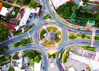 MOP colocó la primera piedra del paso a desnivel en el redondel UNICAES, Santa Ana