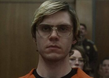 Dahmer logra 300 millones de horas vistas en su primera semana