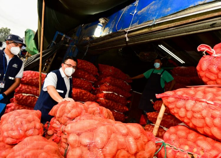 Defensoría refuerza las verificaciones en el mercado de alimentos para proteger el bolsillo de los consumidores