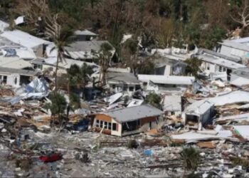 El Gobierno de EEUU aprueba más de 300 millones de dólares en ayudas para miles de damnificados por Ian