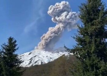 (VIDEO) Alerta amarilla en Chile por las emanaciones del volcán Nevados de Chillán