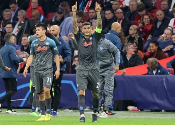 Napoli aplastó 6-1 al Ajax en la Champions League