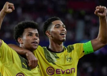 El Sevilla naufraga ante el Dortmund y destituye a Lopetegui