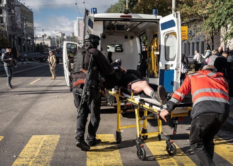 Rusia lanzó un ataque masivo con 75 misiles contra Ucrania: al menos ocho muertos en Kiev