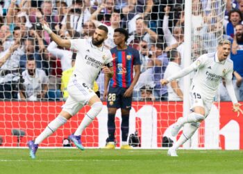 Real Madrid vence 3-1 al Barcelona y lidera la liga española