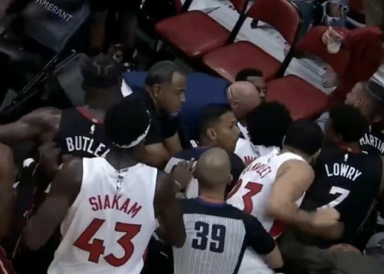 (VIDEO) La disputa de un rebote terminó en una batalla campal en el duelo entre Miami Heat y Toronto Raptors