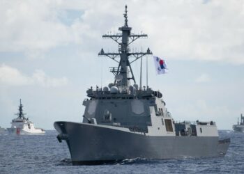 Corea del Sur realizó disparos de advertencia contra un barco norcoreano que violó la frontera marítima en disputa