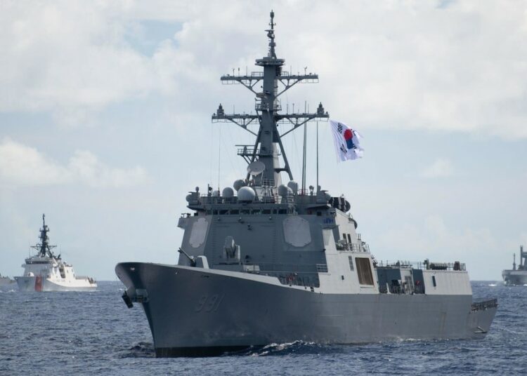 Corea del Sur realizó disparos de advertencia contra un barco norcoreano que violó la frontera marítima en disputa