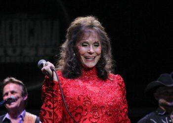 Murió Loretta Lynn, la leyenda de la música country