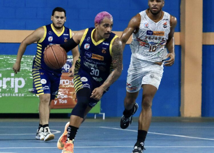 Nejapa gana a Santiagueño y reacciona en el Vitoria Gasteiz