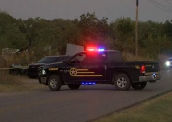 Cuatro hombres salieron en bicicleta durante la noche y aparecieron desmembrados en un río en Oklahoma