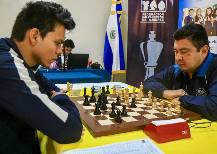 Jorge Girón es el campeón nacional absoluto de ajedrez