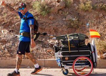 Santiago Sánchez, el aficionado español que viajaba a Qatar andando, estaría en una prisión de Irán