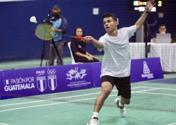 Uriel Canjura ganó plata en el VIII Guatemala International Series 2022 de bádminton