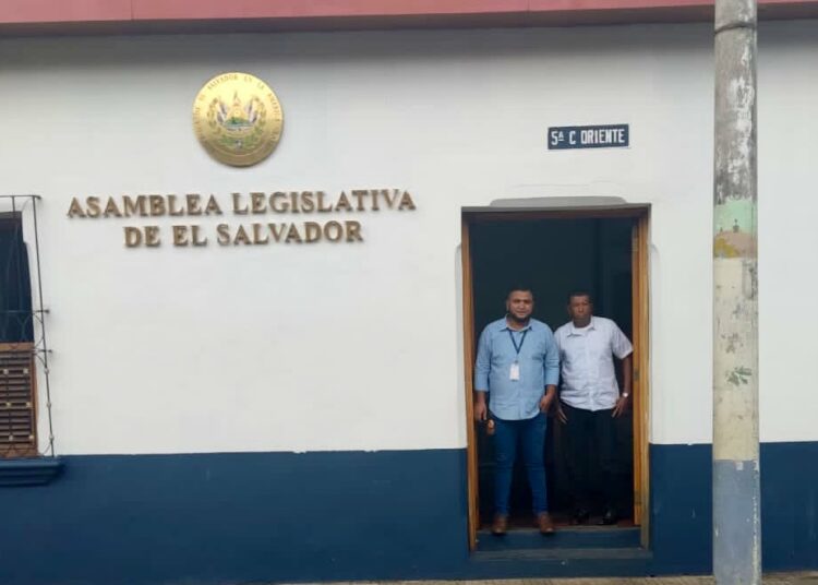 Asamblea Legislativa y Corte de Cuentas piden a su personal quedarse en casa este lunes por la Tormenta Julia