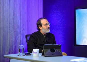 Carlos Bruch: «“La oposición no vota por todo aquello que es para reformar el Estado»