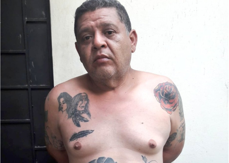 Capturan a pandillero que intentó ocultar sus tatuajes alusivos a grupos terroristas