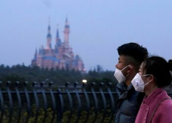 El gobierno chino ordenó el cierre indefinido de Disneyland Shanghái ante el rebrote de COVID-19