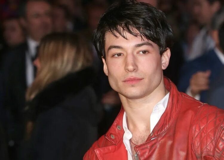 Ezra Miller se declara inocente, pero podría enfrentar hasta 26 años de cárcel