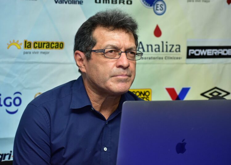 El DT de El Salvador Hugo Pérez podría dirigir al Houston Dynamo FC club bicampeón de la MLS