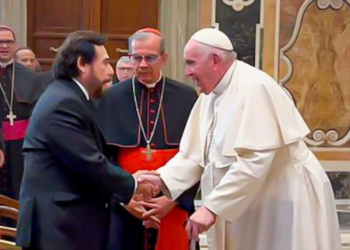 Papa Francisco recibe al vicepresidente Félix Ulloa en representación del gobierno salvadoreño
