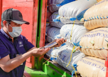 Ministerio de Agricultura y PNC decomisan frijoles de paquetes agrícolas que eran vendidos en San Vicente