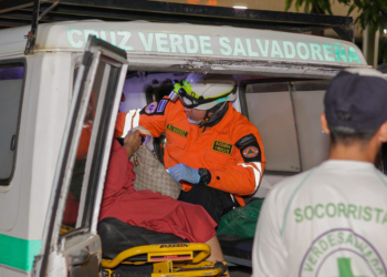 Cinco personas lesionadas por choque de vehículos en el barrio San Jacinto