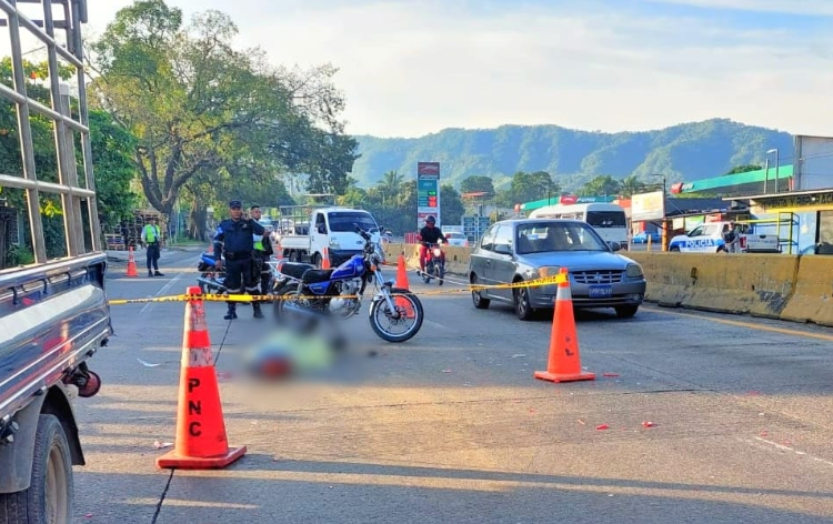 Motociclista fallece en accidente sobre Km. 24 de la carretera Panamericana en Colón