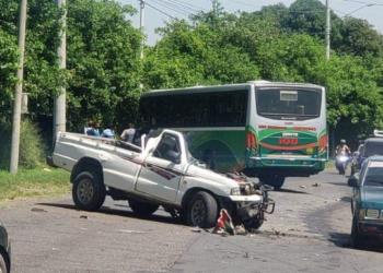 Un muerto en aparatoso accidente sobre la carretera hacia San Juan Opico