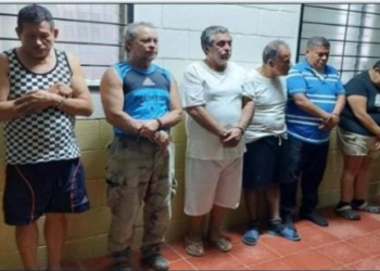 Detienen a seis personas acusadas de estafar a un grupo de veteranos de guerra