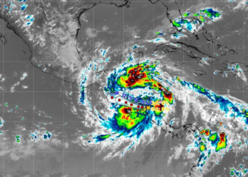 Tormenta tropical Julia a punto de salir al océano Pacífico cerca del Golfo de Fonseca