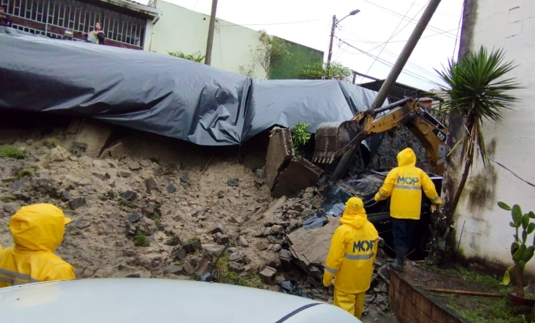 (IMÁGENES) En estas carreteras Obras Públicas trabaja en el desalojo de derrumbes y árboles caídos