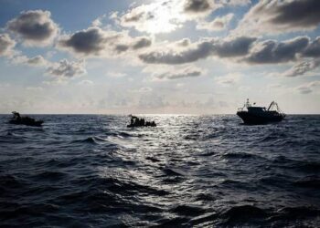 Una niña tunecina de cuatro años llegó sola a Italia en medio de una nueva ola de migrantes