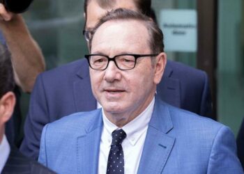 Un testigo del juicio a Kevin Spacey acusó al actor de haberlo agredido sexualmente en 1981