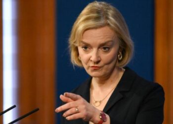 Renuncia la primera ministra británica, Liz Truss