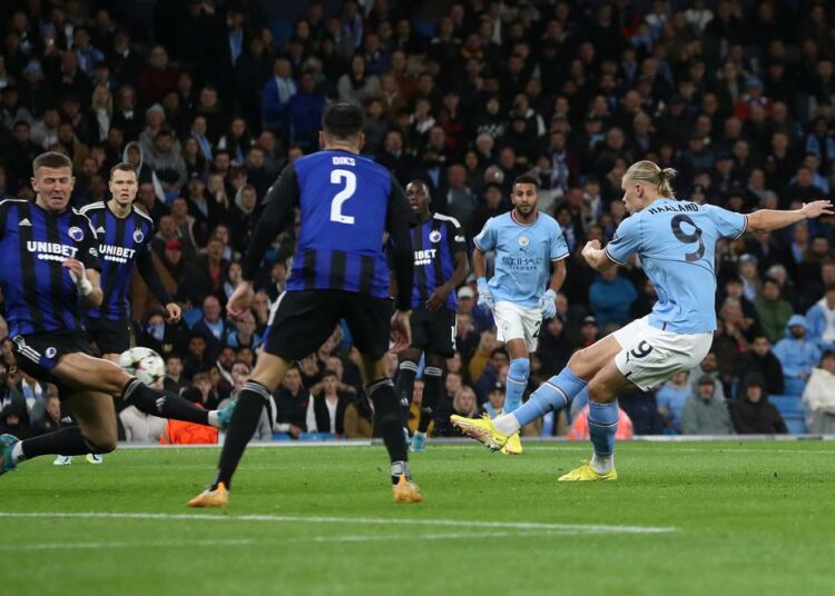 Manchester City golea a Copenhagen con dos goles de Haaland