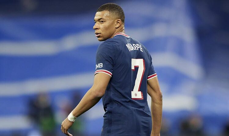 Mbappé se siente “traicionado” y presiona para irse en enero