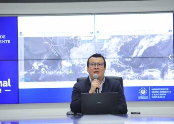 Tormenta tropical Karl, ubicada en el Golfo de México, podría generar influencia indirecta en El Salvador con lluvias