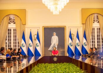 Presidente Nayib Bukele sostiene reunión con Gabinete de Seguridad y PDDH